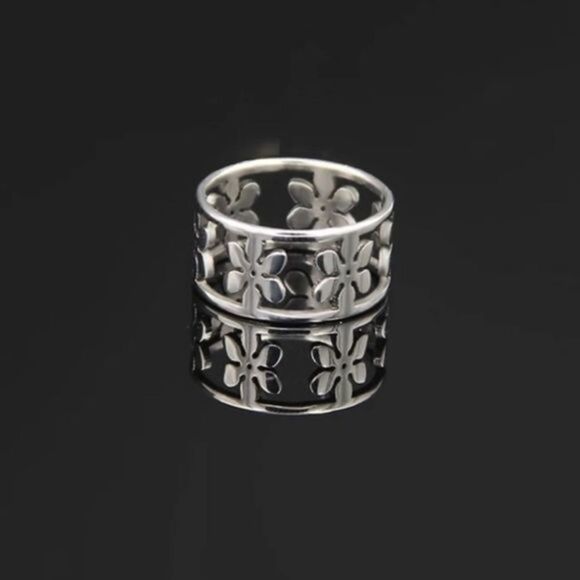 Stainless Steel Hollow Out Five Petal Ring - Picture 3 of 6